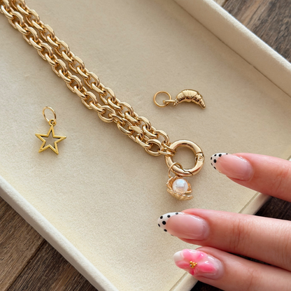 Charm - Oyster & Pearl