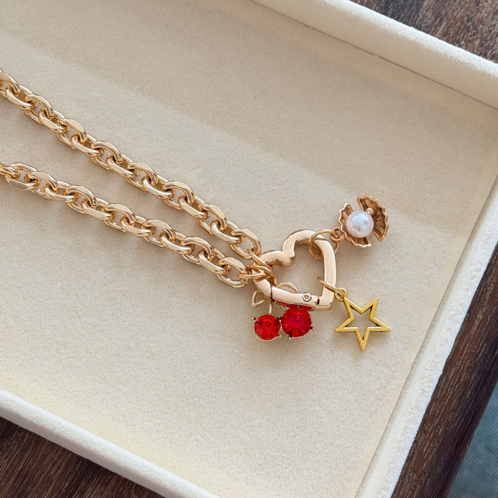 CHUNKY GOLD PHONE STRAP - HEART