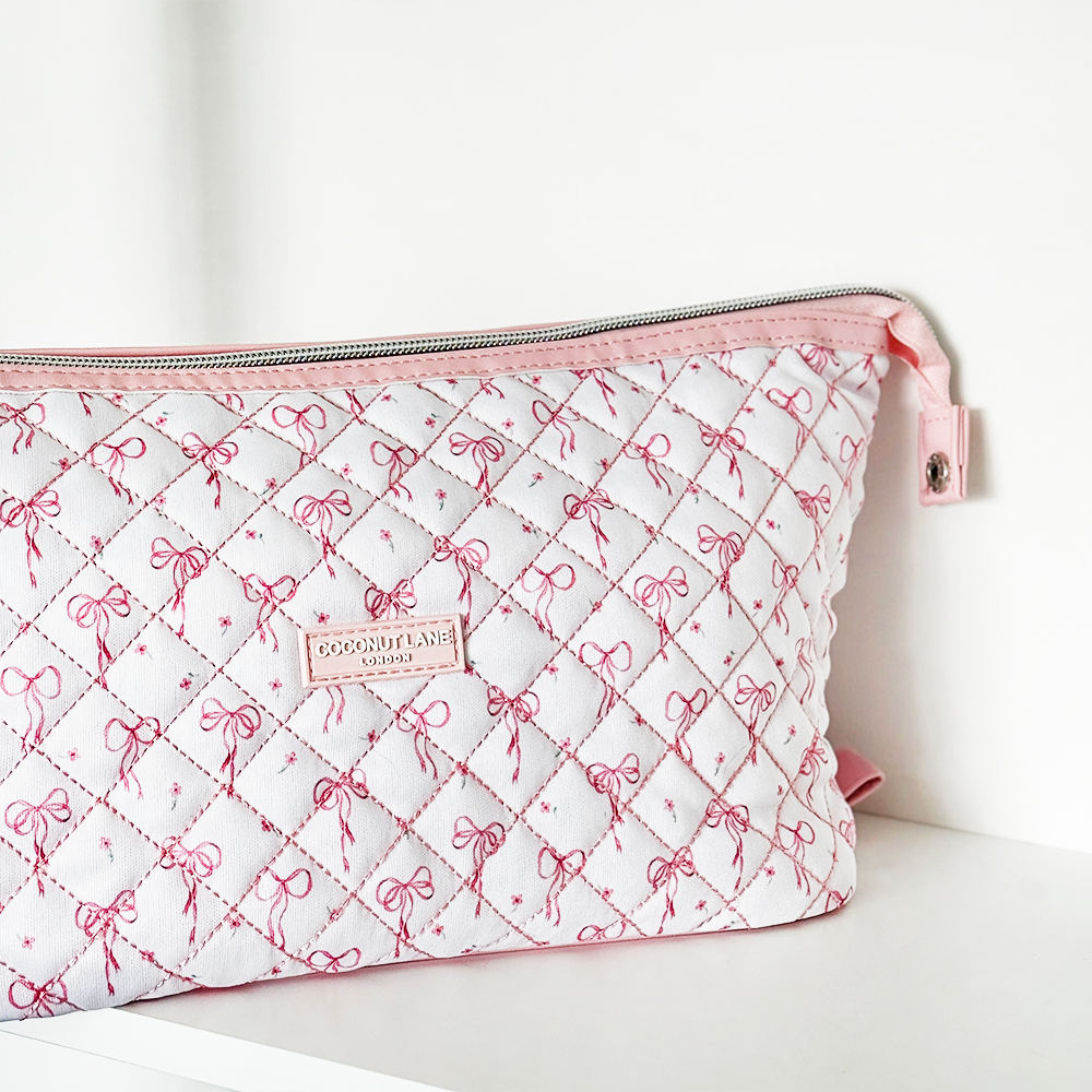 Expandable Makeup Bag - Quilted Dainty Bows