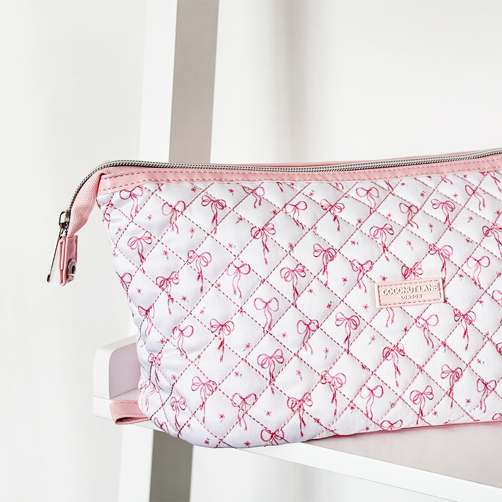 Expandable Makeup Bag - Quilted Dainty Bows